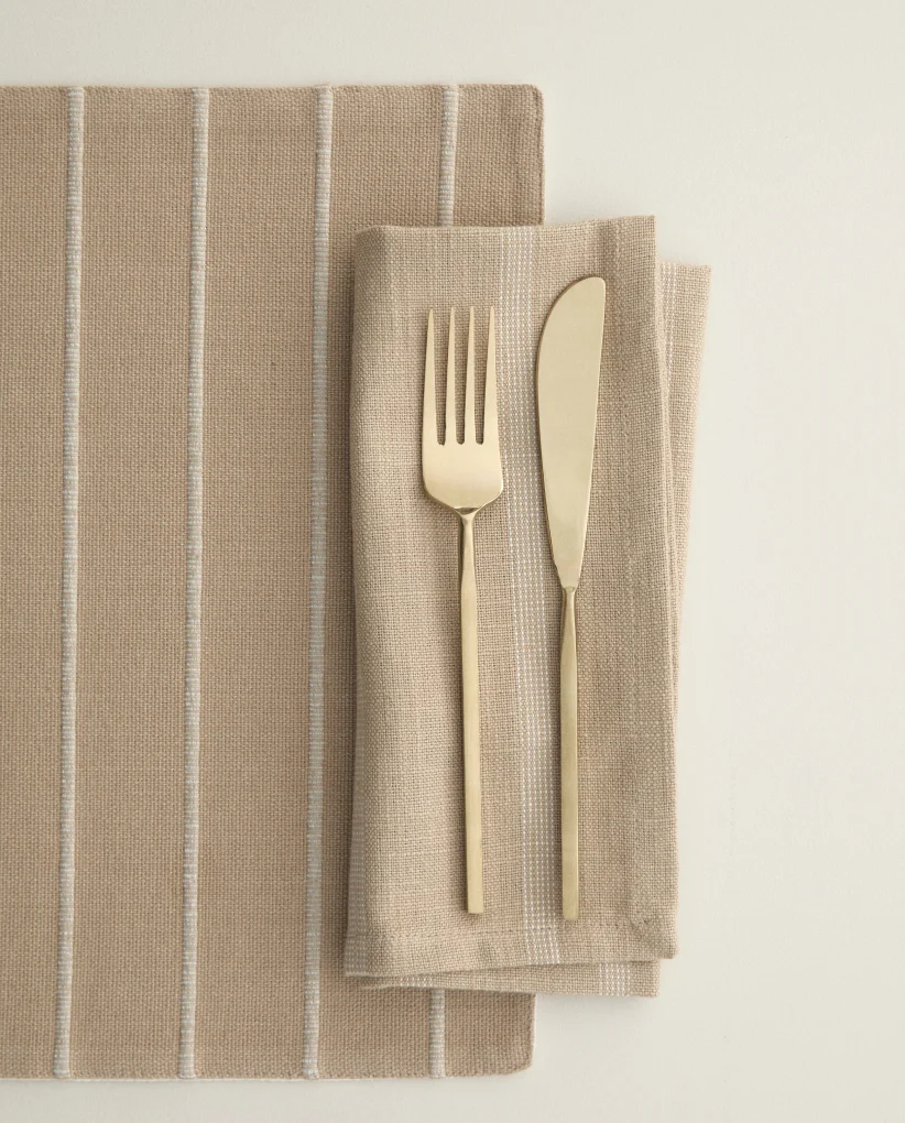 Kitchen & Dining