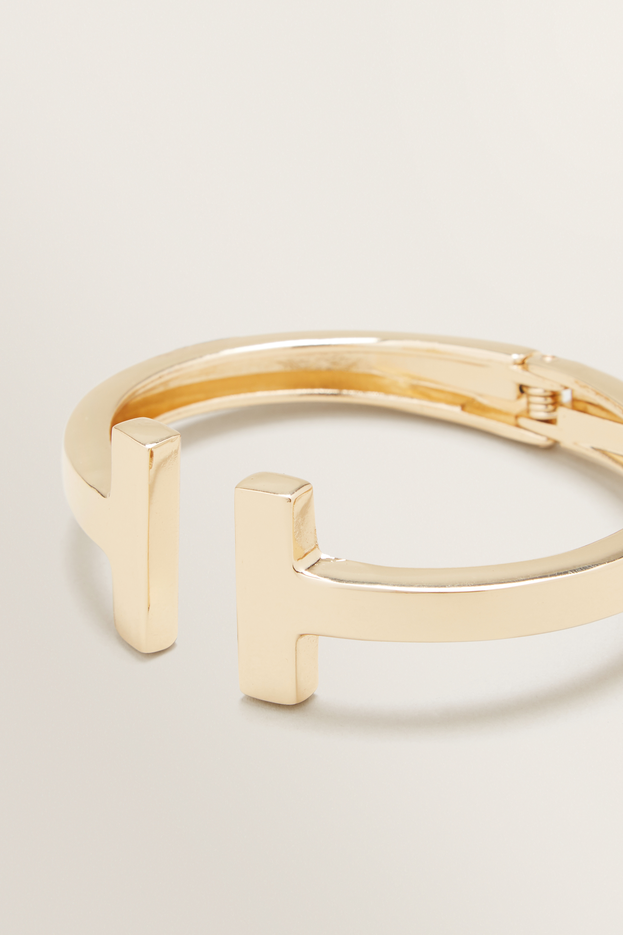 t bar bangle